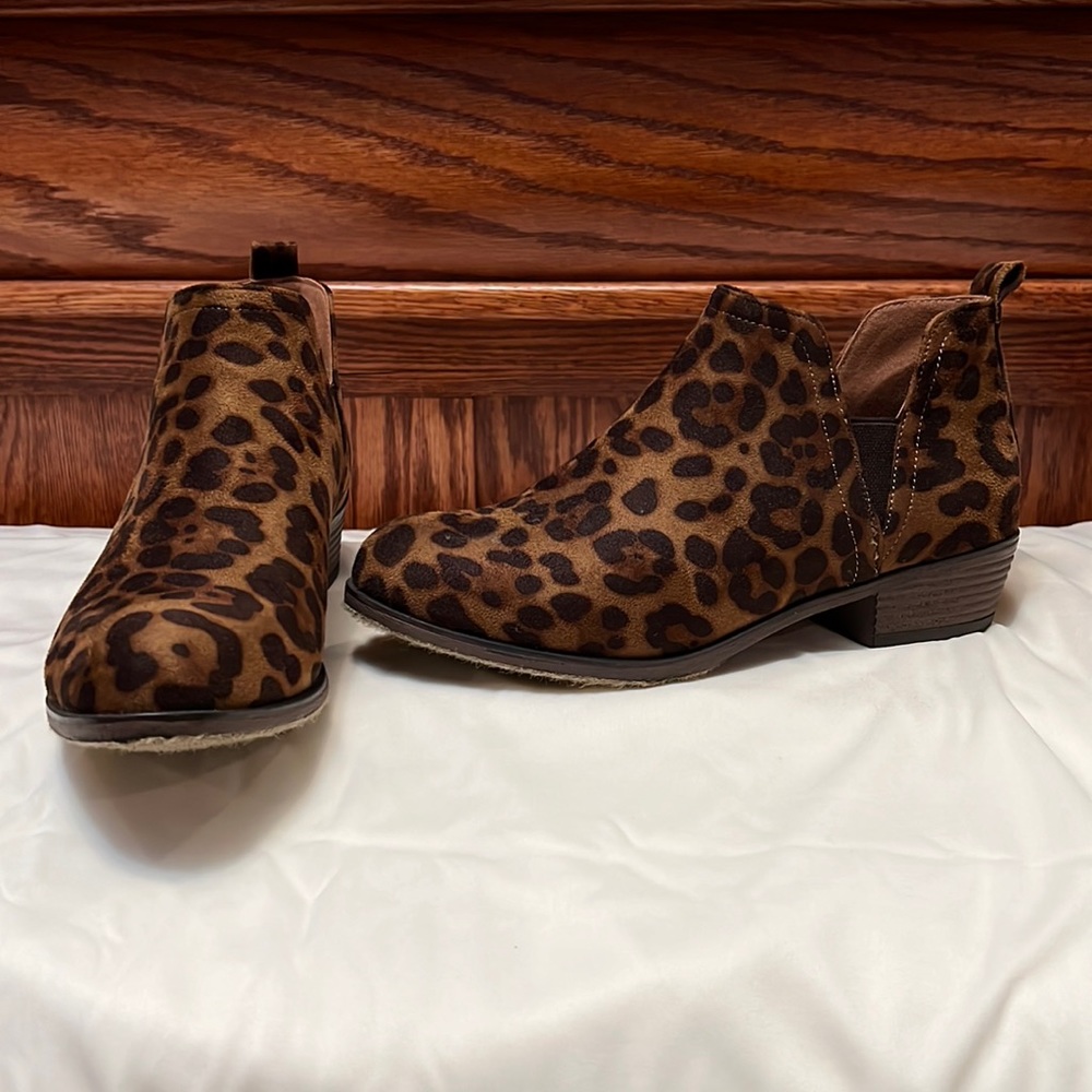 Pierre Dumas Animal Print Booties